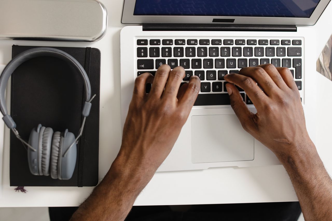Best Laptops for Bloggers in Kenya: Top 8 Picks
